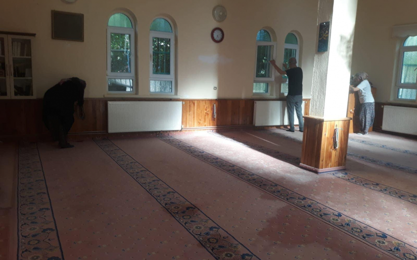 Derneğimizden Cami Temizliği