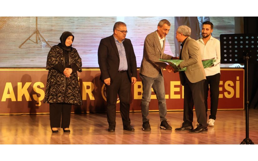 JÜRİ ÜYEMİZ HALİL KÖKSAL, EDEBİYAT DÜNYAMIZA ÖNEMLİ BİR ESER KAZANDIRDI