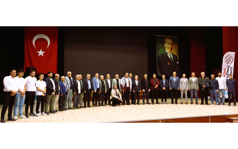 AKŞEHİR HASAN SAĞINDIK KONSERİ VE ŞİİRLERLE, DOLU DOLU BİR AKŞAM YAŞADI